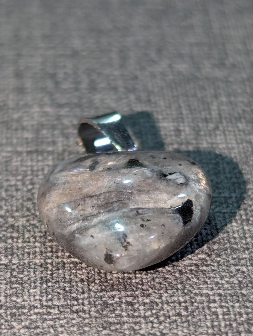 Labradorite Pendant – Protective Natural Stone view 10