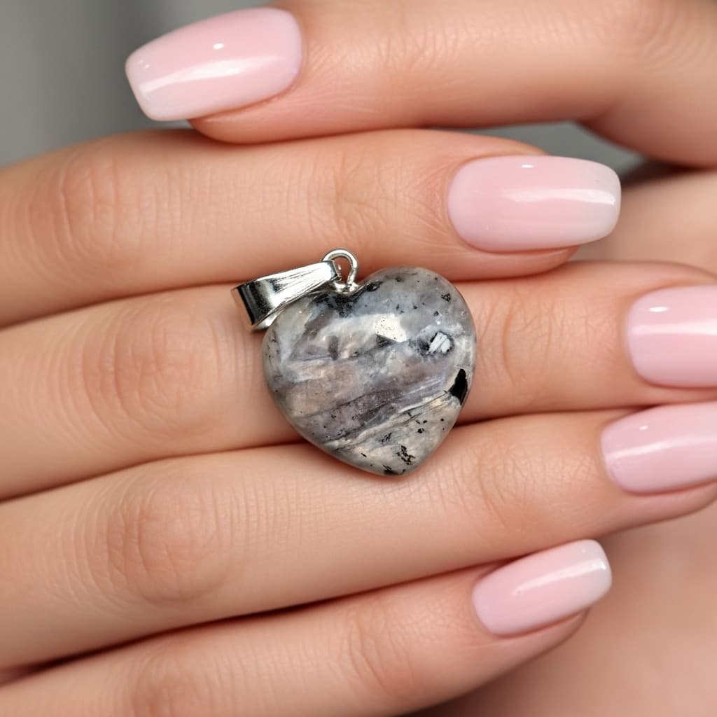 Labradorite Pendant – Protective Natural Stone view 6