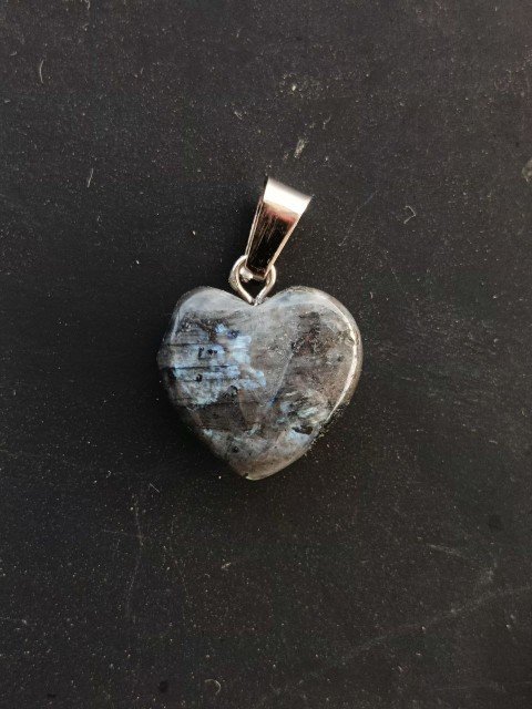 Labradorite Pendant – Protective Natural Stone