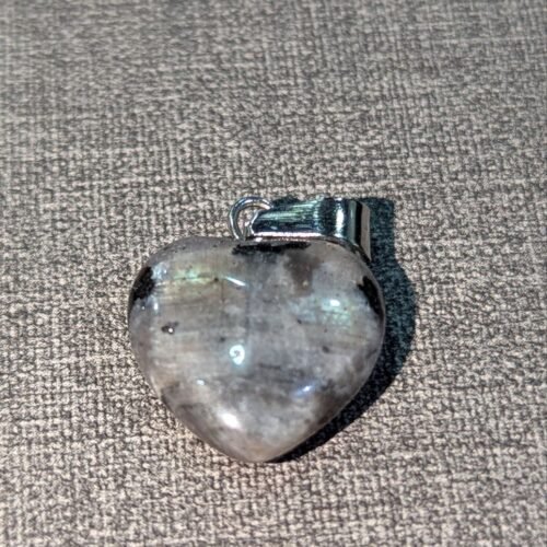 Labradorite Pendant – Protective Natural Stone